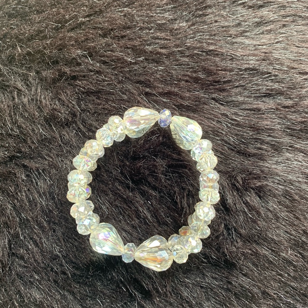 Clear beaded bracelet
